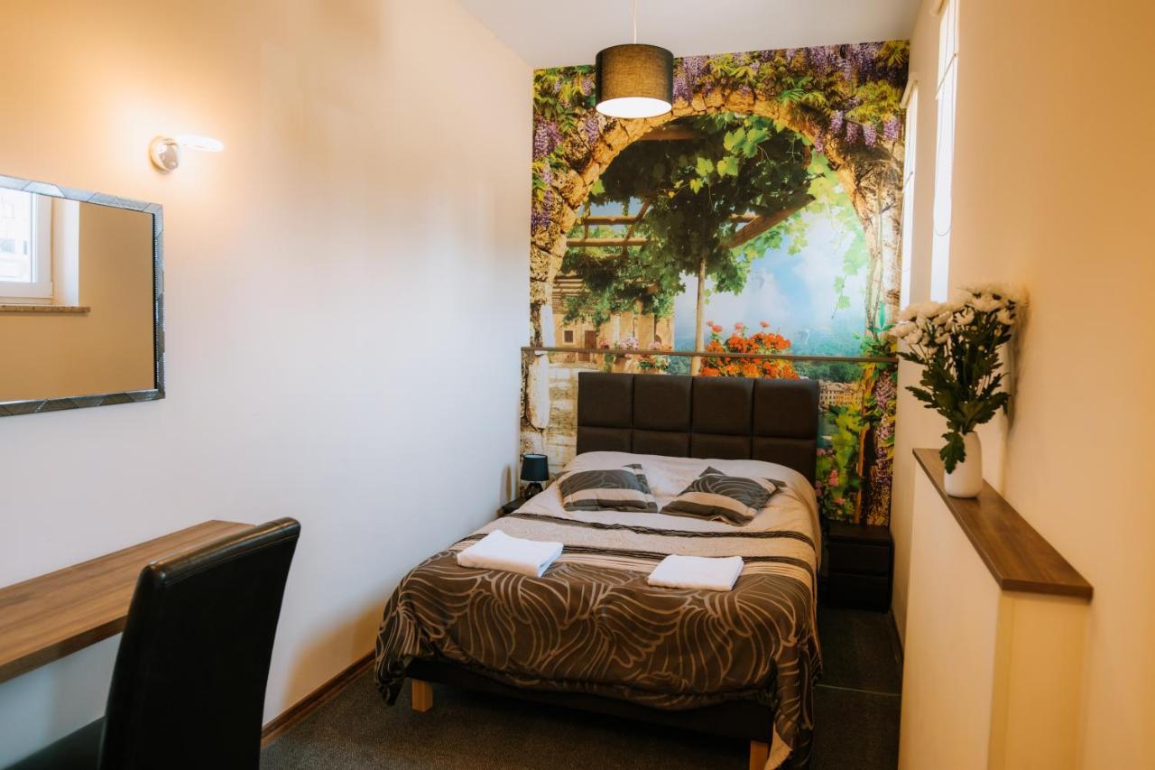 Kasztelan Hotel Krosno Luaran gambar