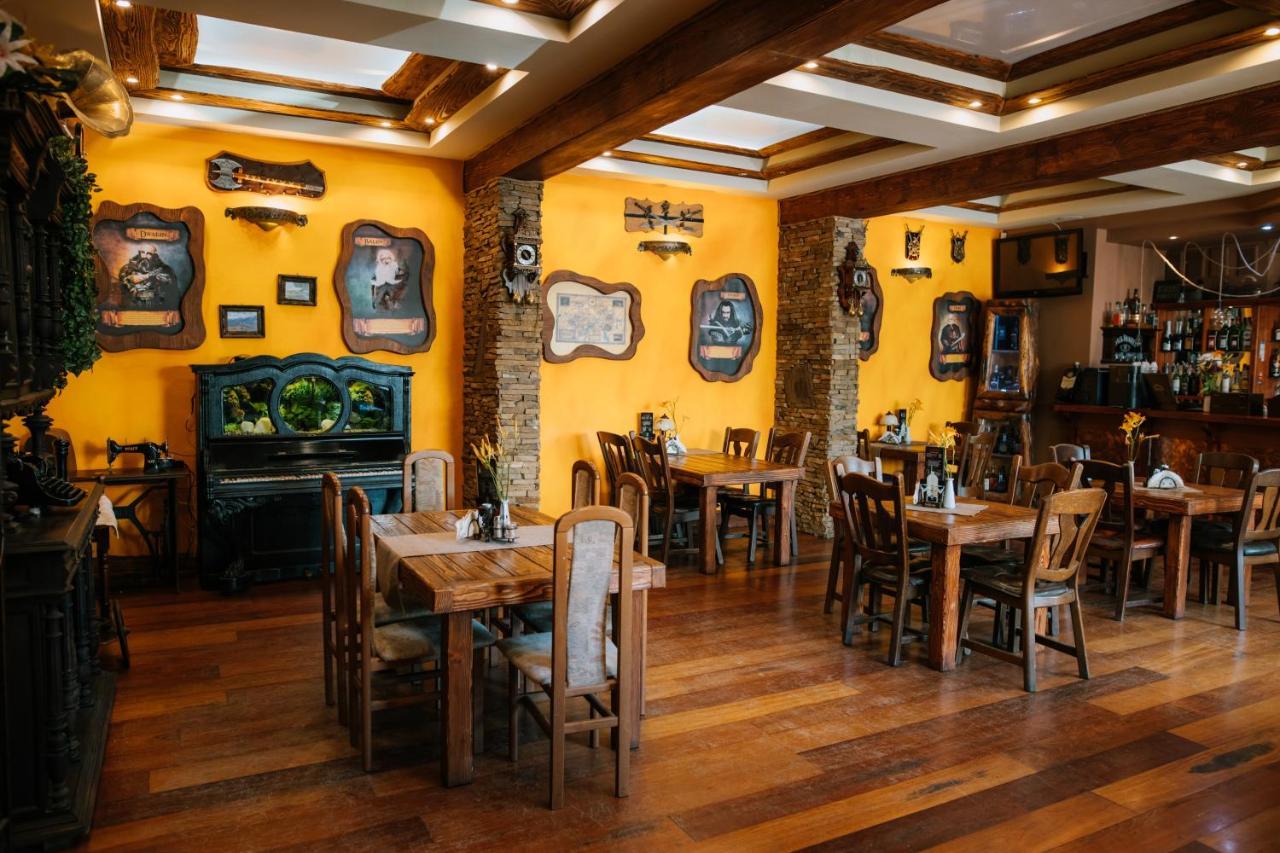 Kasztelan Hotel Krosno Luaran gambar