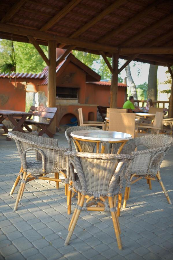 Kasztelan Hotel Krosno Luaran gambar
